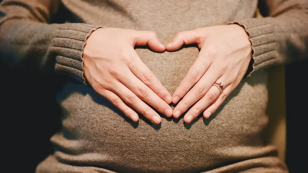 Szkodliwe zachcianki w ciąży – jak zbalansować dietę